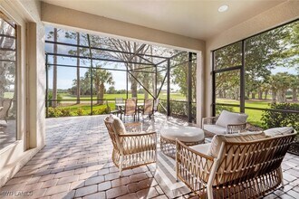 7563 Moorgate Point Way in Naples, FL - Foto de edificio - Building Photo