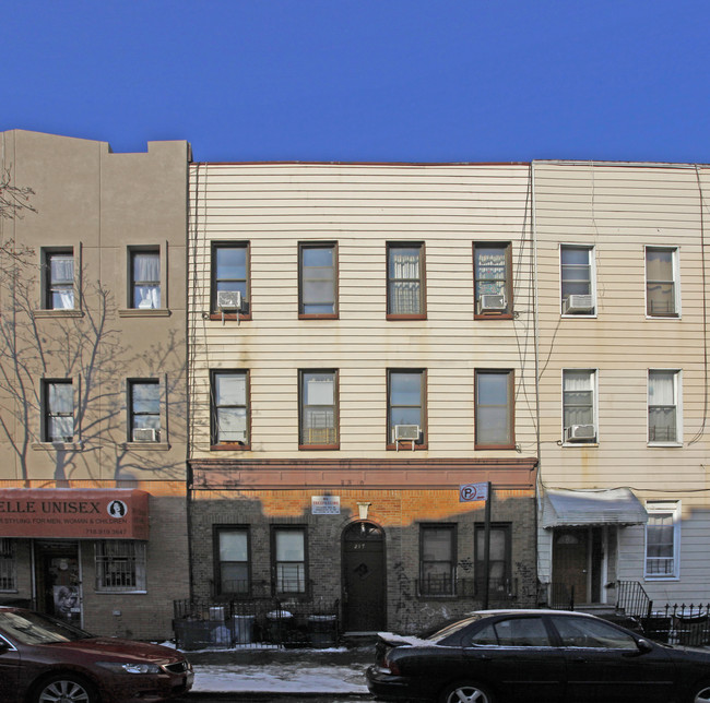 217 Himrod St in Brooklyn, NY - Foto de edificio - Building Photo