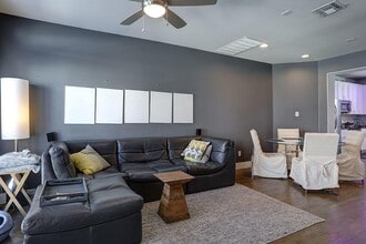 1310 Palm Canyon Dr in Dallas, TX - Building Photo - Building Photo