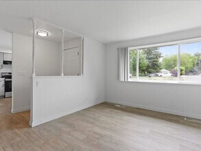 724 S Morain St in Kennewick, WA - Building Photo - Building Photo