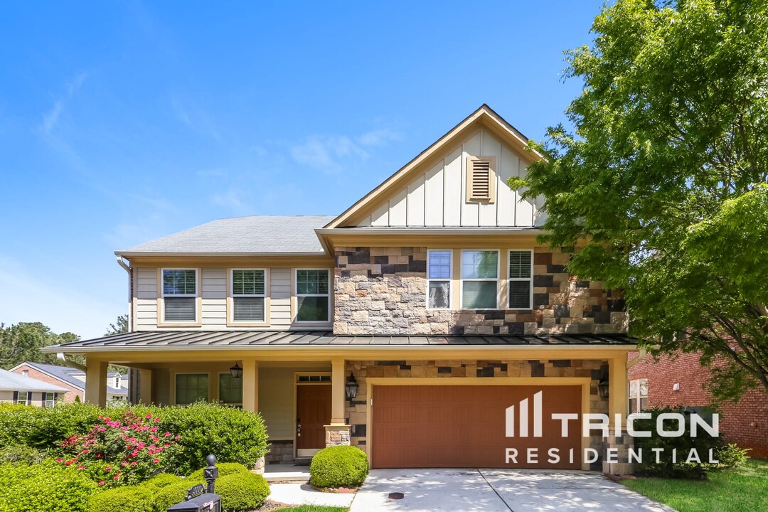 5000 Morriscastle Dr in Alpharetta, GA - Building Photo