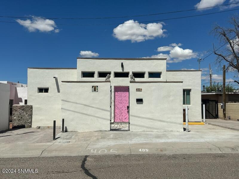 405 E Bowman Ave in Las Cruces, NM - Building Photo