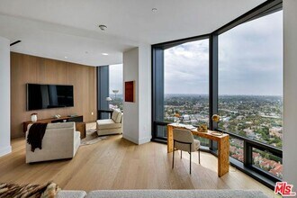 211 Elm Ct in Los Angeles, CA - Building Photo - Building Photo