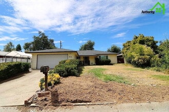 6716 Ferndale Dr in Redding, CA - Building Photo - Building Photo