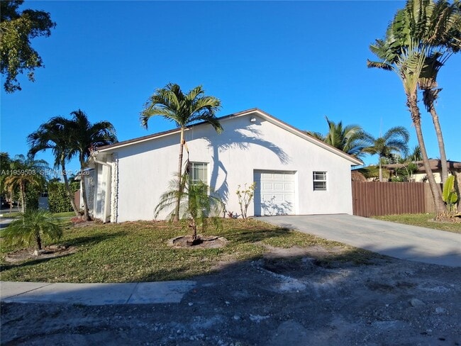 401 SE 5th St in Dania Beach, FL - Building Photo - Building Photo