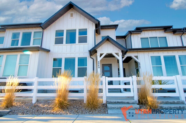 property at 6069 W Olivine River Ln