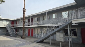 2105 Sunrise Ave in Las Vegas, NV - Building Photo