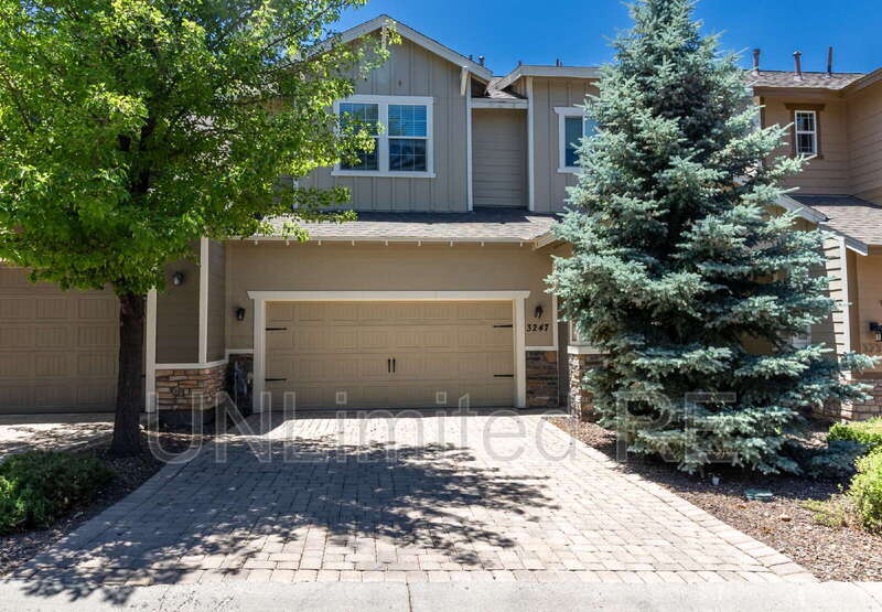 3247 Merryvale Ln in Flagstaff, AZ - Foto de edificio