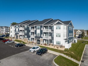 Rowen Place Apartments in Hanover, PA - Building Photo - Building Photo