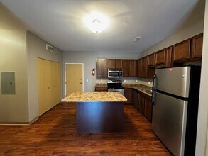 459 E Burlington St in Iowa City, IA - Building Photo - Building Photo