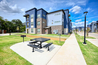 Hammack Creek Apartments in Kennedale, TX - Foto de edificio - Building Photo