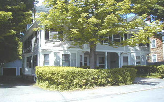 24 Desmond Ave in Manchester, MA - Building Photo