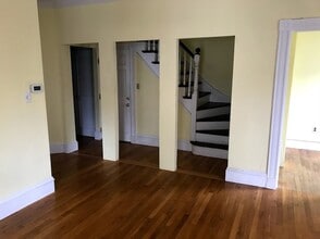 53 Prince St, Unit 2 in Brookline, MA - Foto de edificio - Building Photo