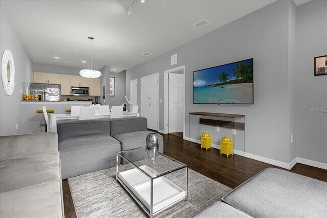 5350 Diplomat Ct in Kissimmee, FL - Building Photo - Building Photo