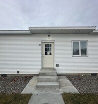 195 11th St W in St Anthony, ID - Building Photo