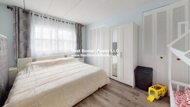 65 Webster St in Weymouth, MA - Building Photo - Building Photo