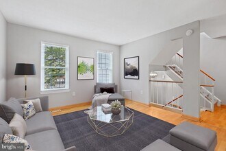 2384 Branleigh Park Ct in Reston, VA - Building Photo - Building Photo