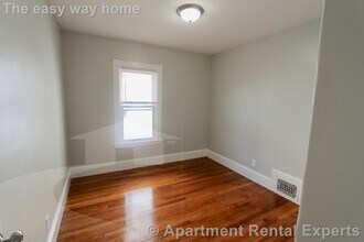 34 Russell St in Malden, MA - Building Photo - Building Photo
