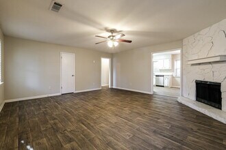 843 Tall Deer Dr in Fairburn, GA - Foto de edificio - Building Photo