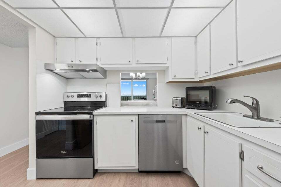 1800 N Andrews Ave, Unit 12k in Fort Lauderdale, FL - Building Photo