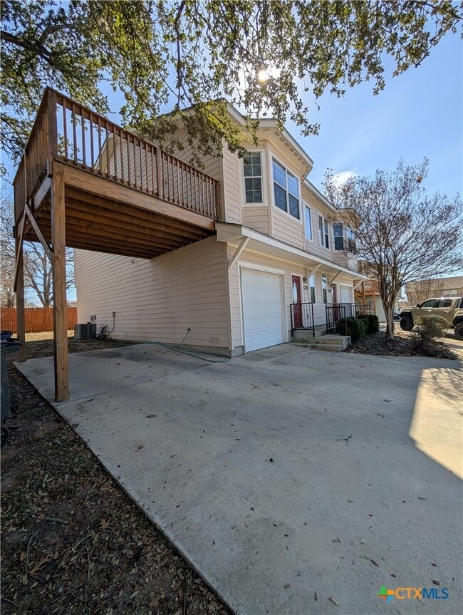 1270 Hillcrest Dr in New Braunfels, TX - Building Photo - Building Photo