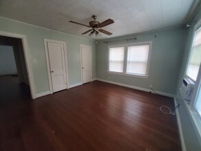 4309 Ursuline St, Unit First Floor in Galveston, TX - Foto de edificio - Building Photo