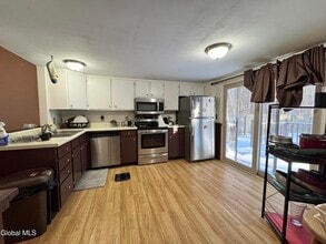 48 Wake Robin Rd in Ballston Spa, NY - Building Photo - Building Photo