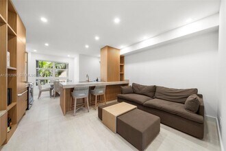 701 Crandon Blvd in Key Biscayne, FL - Building Photo - Building Photo