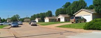 Parkwood Duplexes in Moore, OK - Foto de edificio - Building Photo