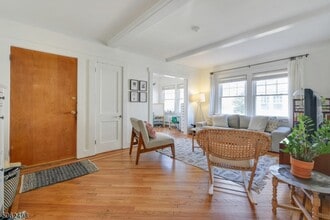 42 Brookfield Rd in Montclair, NJ - Building Photo - Building Photo