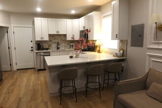 116 Van Riper Ave, Unit Apt 3 in Clifton, NJ - Building Photo - Building Photo