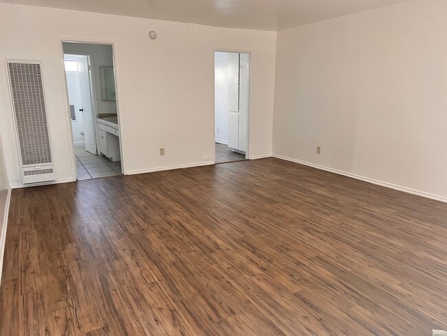 Sherman Way Apartments in Canoga Park, CA - Building Photo - Building Photo