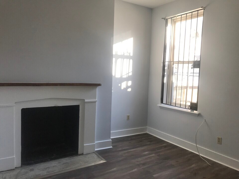 Centre Street Apartments in Baltimore, MD - Building Photo