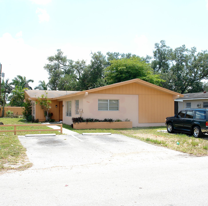 4130-4132 SW 24th St in Fort Lauderdale, FL - Building Photo