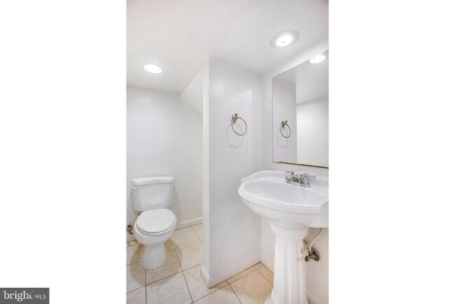 729 10th St NE in Washington, DC - Building Photo - Building Photo