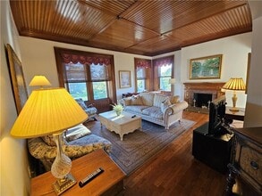 364 BELLEVUE Avenue UNIT W S in Newport, RI - Building Photo - Building Photo