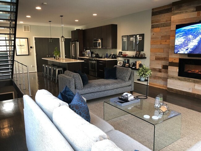 property at 913 Westbrook Dr