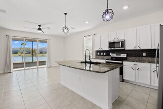 155 Mangrove Shade Cir in Apollo Beach, FL - Foto de edificio - Building Photo