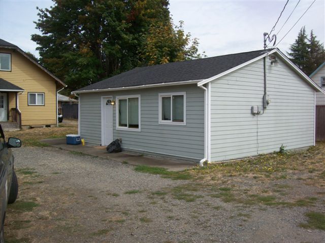 504 W Cherry St in Centralia, WA - Building Photo - Building Photo
