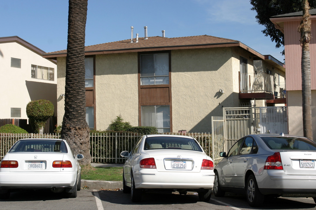 1524 N Stanton Pl in Long Beach, CA - Foto de edificio