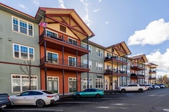 Town Green Village in Windsor, CA - Building Photo - Building Photo