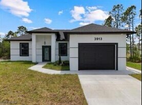 3913 4th St SW in Lehigh Acres, FL - Building Photo