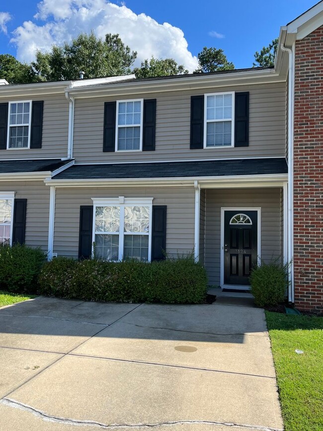 3124 Binghampton Ln in Raleigh, NC - Foto de edificio - Building Photo