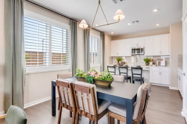 31606 Angel Aura Dr in French Valley, CA - Foto de edificio - Building Photo