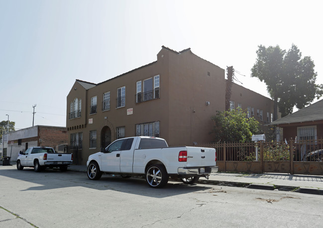 808 W 68th St in Los Angeles, CA - Building Photo - Building Photo