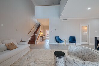 4 Rutgers Pl in Houston, TX - Building Photo - Building Photo