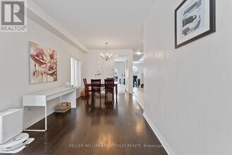 301 Oberfrick Ave in Vaughan, ON - Building Photo - Building Photo