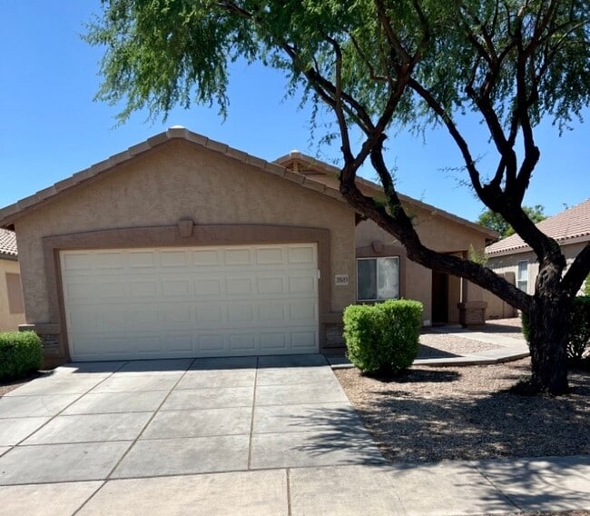 property at 2809 E Bagdad Rd