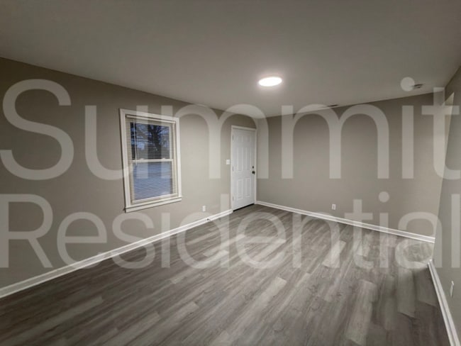 3031 Linwood Ave in Louisville, KY - Foto de edificio - Building Photo