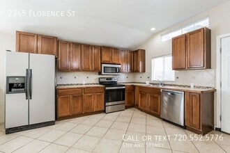 2345 Florence St in Aurora, CO - Building Photo - Building Photo